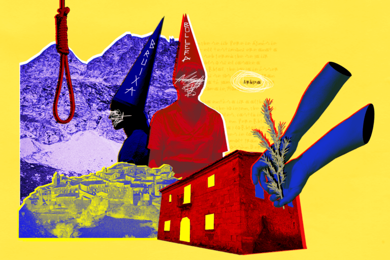 Foto promocional d'Evidències evidents de bruixeria. Collage il·lustrat amb dues figures encaputxades amb caputxes còniques (una blava amb la paraula "BRUIXA" i una vermella amb la paraula "BOLLERA"), una forca, muntanyes, un poble i una casa vermella, amb una mà blava sostenint una branca de romaní
